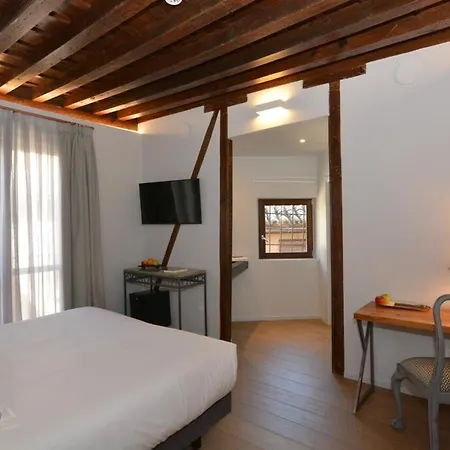 Silleria - Historic Boutique