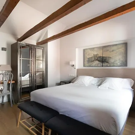 Silleria - Historic Boutique