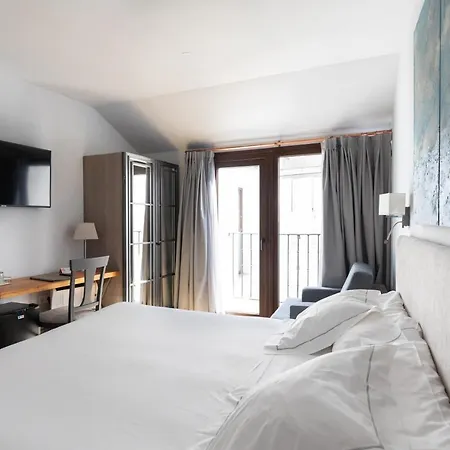 Silleria - Historic Boutique