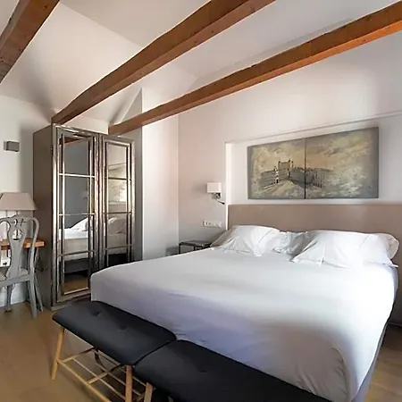 Silleria - Historic Boutique